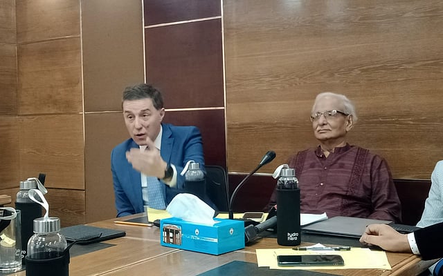 বাংলাদেশের গণতান্ত্রিক রাজনীতির তিন বড় চ্যালেঞ্জ চিহ্নিত করলেন বিদেশি গবেষক