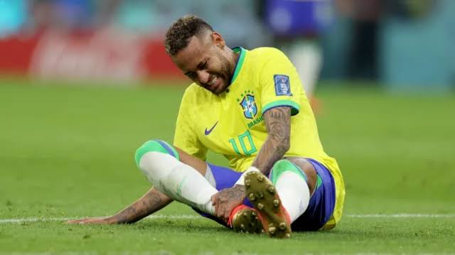 বিশ্বকাপের আগে নেইমারকে নিয়ে শঙ্কা, তবু ব্রাজিলের ভরসার নাম সেই তারকাই