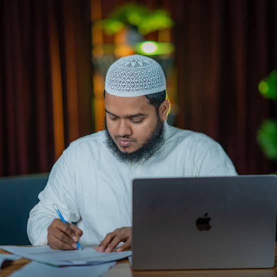 ফুটবল বিশ্বকাপকে ‘মুসলমানদের গোলাম বানানোর হাতিয়ার’ বললেন ইসলামি বক্তা আব্দুল্লাহ বিন আব্দুর রাজ্জাক