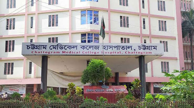চমেক হাসপাতালে ‘অ্যাম্বুলেন্স সিন্ডিকেট’ নির্মূলে মহানগর ম্যাজিস্ট্রেটের নজিরবিহীন স্বতঃপ্রণোদিত আদেশ  জিম্মি দশা থেকে অসহায় রোগীদের মুক্ত করতে ৫ দফা কঠোর নির্দেশনা, ৭ দিনের আল্টিমেটাম