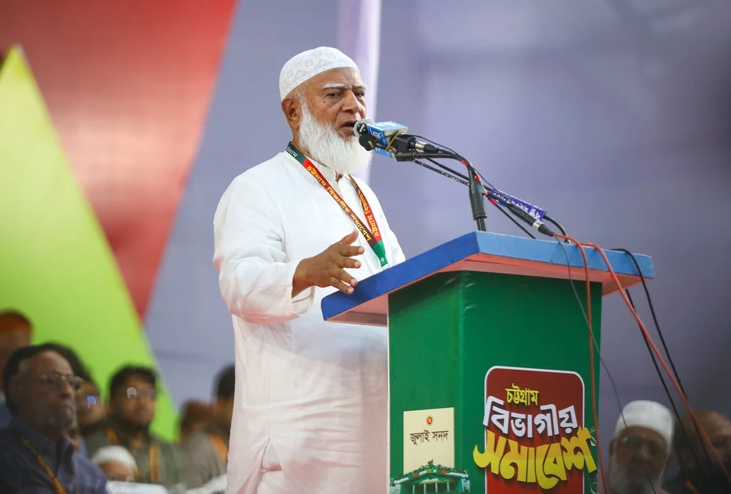 চট্টগ্রামে সমাবেশে জামায়াত আমিরের বক্তব্য: ‘সর্ববিষয়ে বিশারদ একজন সর্বমন্ত্রী পেয়েছেন’