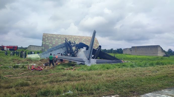 আসামের বিমানঘাঁটিতে ভারতীয় বিমানবাহিনীর জেট বিধ্বস্ত, নিহত ৫