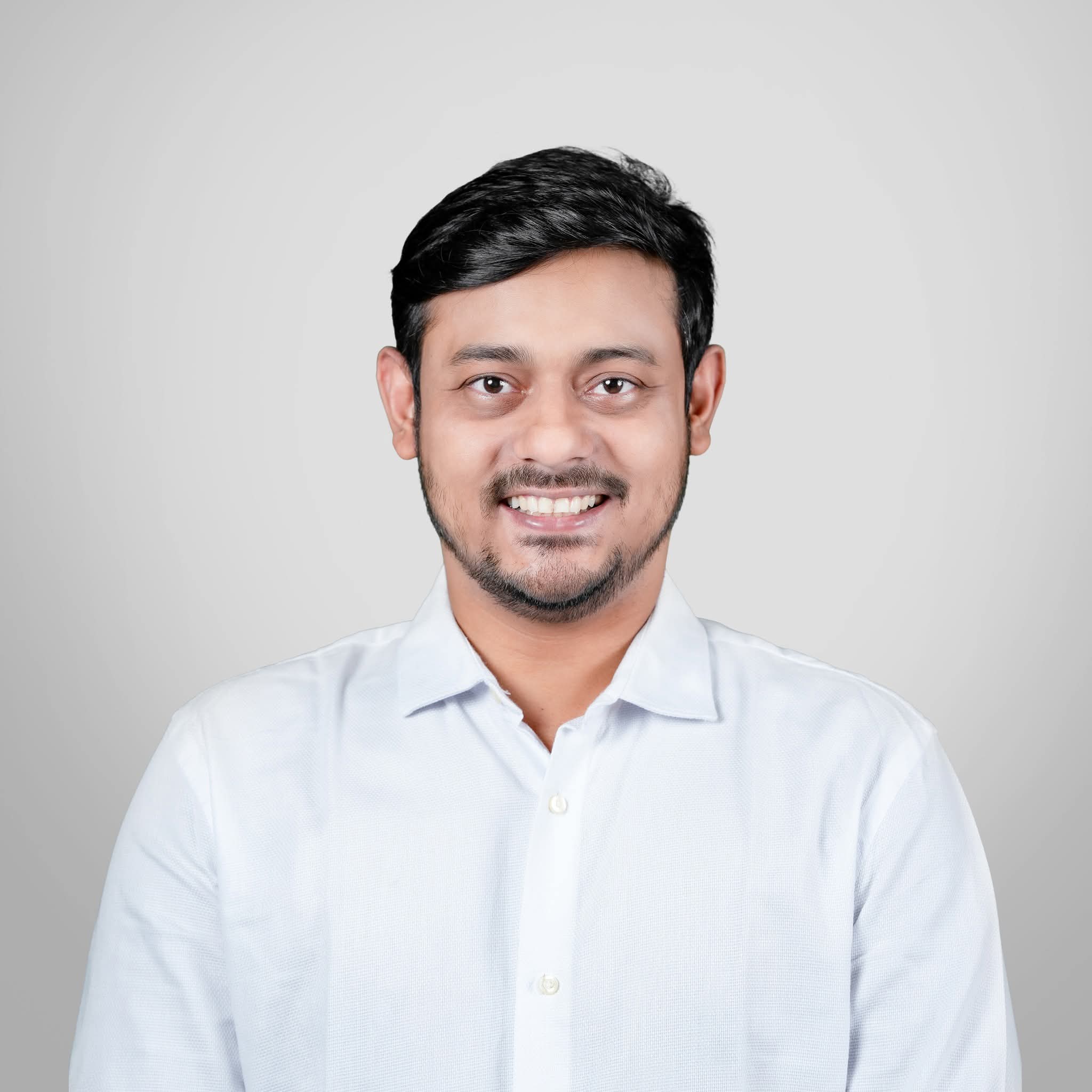 যুগের জিন্নাহ নাহিদ ইসলাম, যুগের ইকবাল মাহফুজ আলম, যুগের মওদূদী সাদিক কায়েম”—  পাটোয়ারীর পাকিস্তানি ঐতিহাসিক ব্যক্তিত্বের সাথে তুলনাকে ঘিরে বির্তক