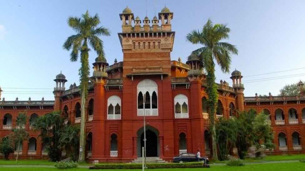 ঢাবিতে এক সপ্তাহে তিন নারী শিক্ষার্থীর হয়রানির অভিযোগ, নিরাপত্তা নিয়ে উদ্বেগ