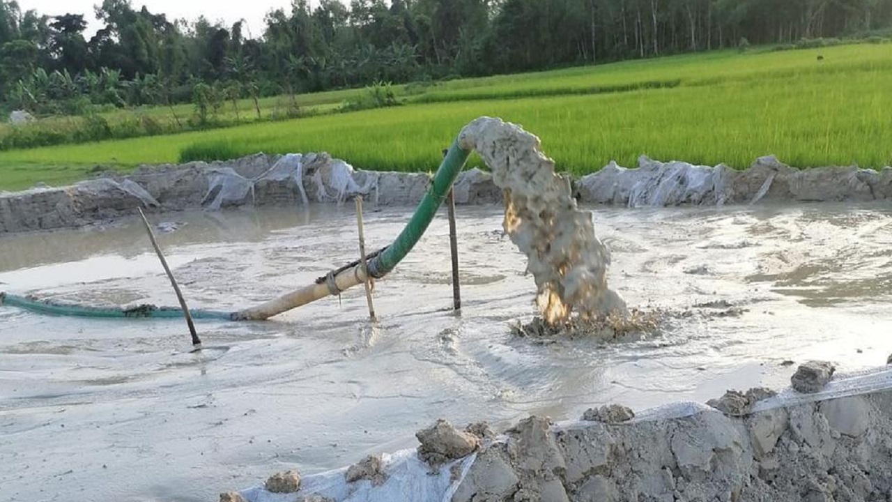 বাহুবলে অবৈধ সিলিকা বালু উত্তোলন, আড়াই লাখ টাকা জরিমানা