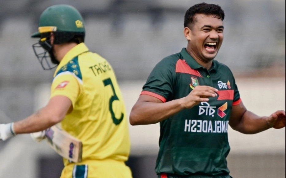 টস জিতে ব্যাটিংয়ে নেমে শূন্য রানে তিন উইকেট হারিয়ে ধুঁকছে অস্ট্রেলিয়া
