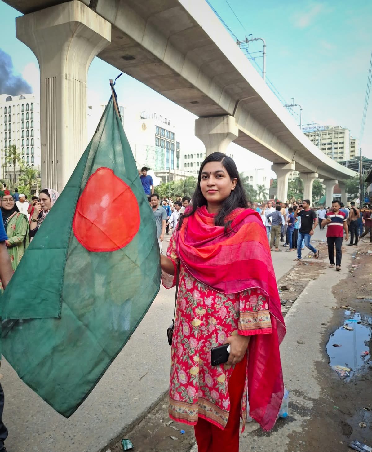 শহীদ মিনারে তোফায়েল আহমেদের শেষ শ্রদ্ধা মুক্তিযুদ্ধ প্রশ্নে বিএনপির ‘লিটমাস টেস্ট’ — ইমি