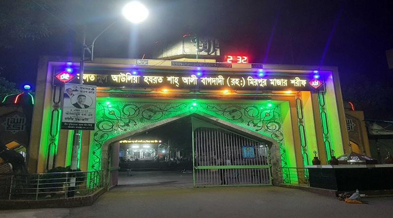 শাহ আলী মাজারে হামলা: রাতের ঘটনায় ভাঙচুর, গ্রেপ্তার ও পাল্টাপাল্টি রাজনৈতিক বক্তব্যে উত্তাপ